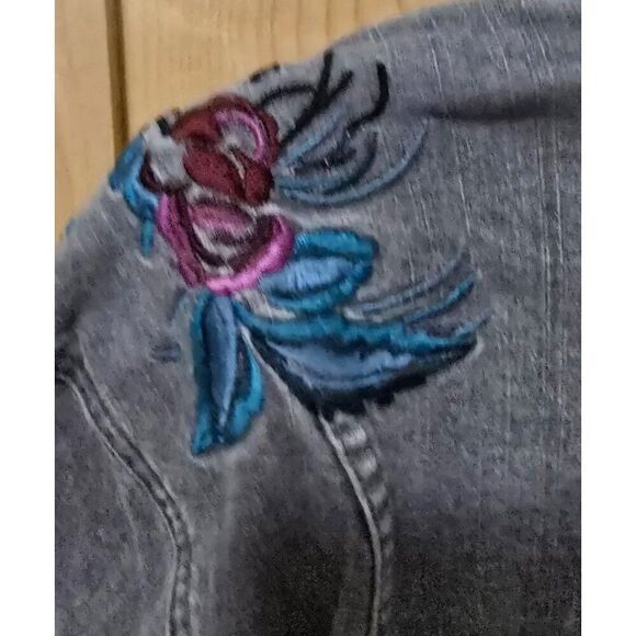 Vintage Inspired Denim Jacket With Floral Embroidery & Button Closure - Picture 6 of 10